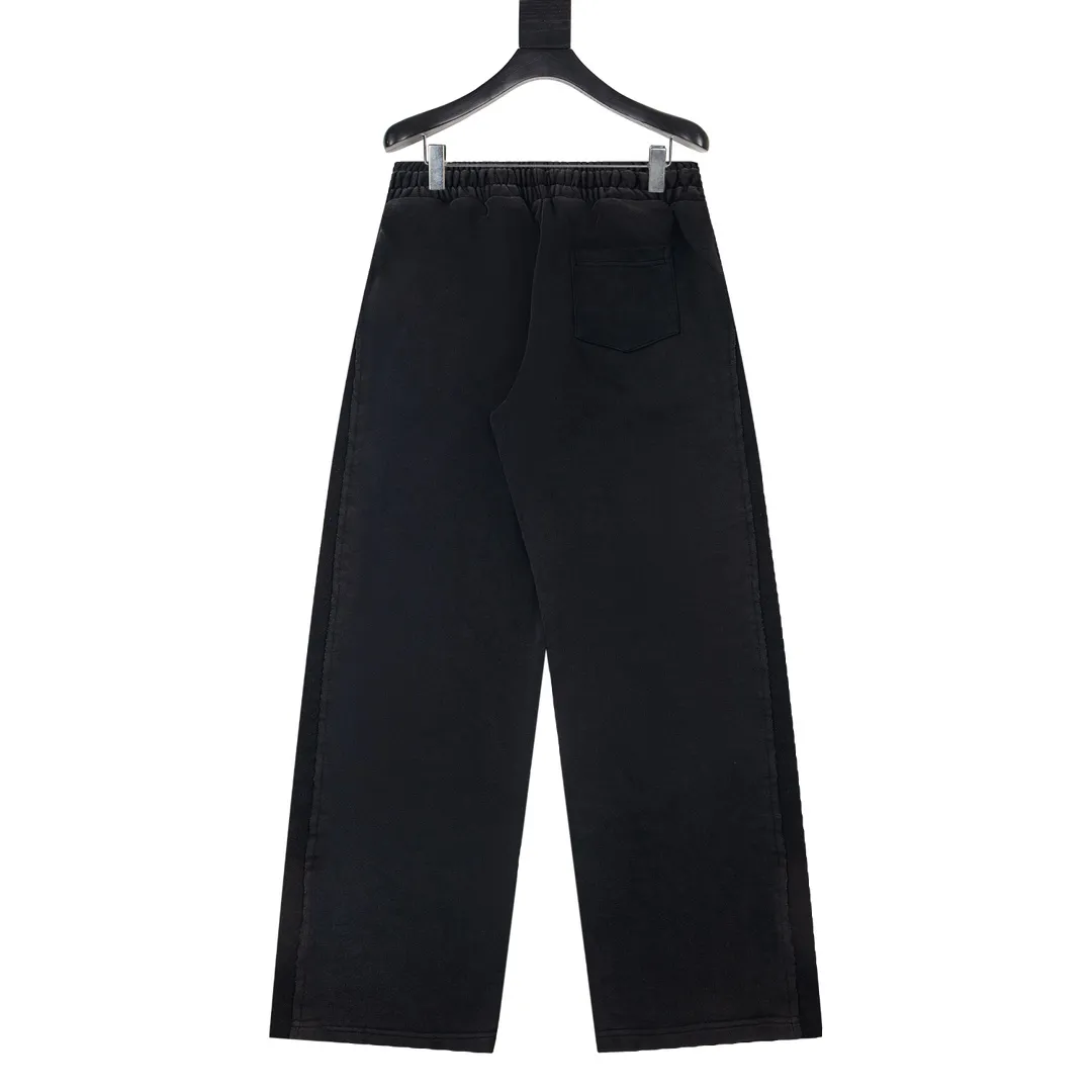 P220 model number Y661 CHROME HEARTS/Chrome Hearts CH 23SS washed trousers and sweatpants, soft and comfortable, and the upper body experience is overwhelming. The pants are decorated with classic cross leather patches, which are full of design. Trousers with elastic waist and leggings, a super versatile fashion item, will definitely turn heads. A must-have treasure sweatpants. The shape is super easy and easy to wear. Both men and women can easily wear it. They are the first choice for the street, don’t miss it! ! ! size:S-XL